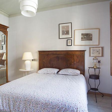 Aparteasy - Authentic Family Apartment برشلونة المظهر الخارجي الصورة